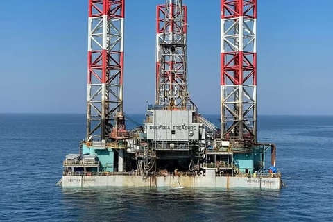 Iran lắp đặt giàn khoan khổng lồ tự chế tại Vịnh Ba Tư