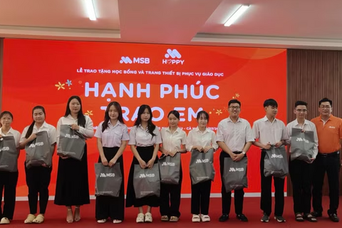 BDU Cà Mau tiếp nhận trang thiết bị và nguồn tài trợ học bổng từ Ngân hàng MSB