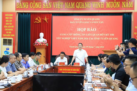 <a href="/thoi-su" title="Thời sự" rel="dofollow">Thời sự</a>