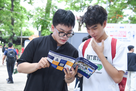 <a href="/thoi-su" title="Thời sự" rel="dofollow">Thời sự</a>