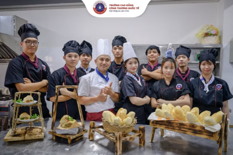 Kỹ thuật chế biến món ăn: Theo đuổi đam mê, mở lối thu nhập hấp dẫn