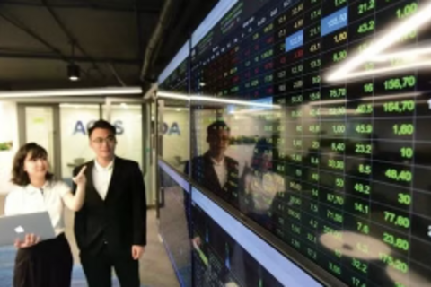 Chứng khoán hôm nay 21/8/2026: VN-Index bất ngờ tăng mạnh hơn 30 điểm