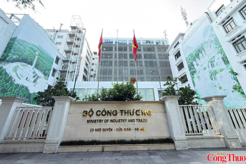 <a href="/thoi-su" title="Thời sự" rel="dofollow">Thời sự</a>
