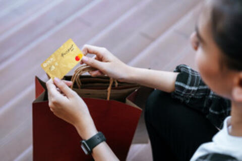 <a href="/tai-chinh" title="Tài chính" rel="dofollow">Tài chính</a>