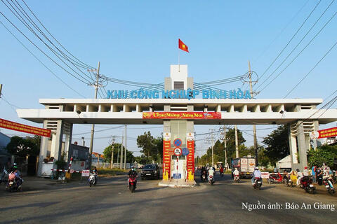 <a href="/tai-chinh" title="Tài chính" rel="dofollow">Tài chính</a>