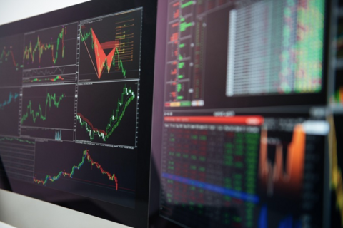 VN-Index vẫn suy yếu, nỗ lực cân bằng ở vùng hỗ trợ 1.700 điểm