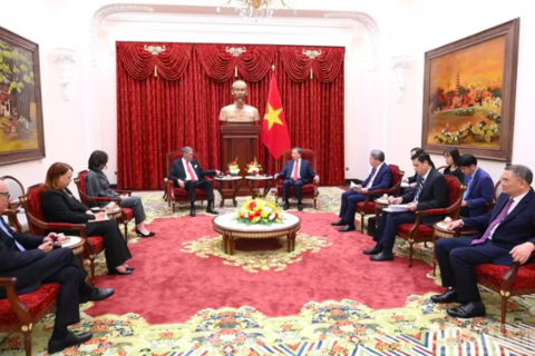 <a href="/thoi-su" title="Thời sự" rel="dofollow">Thời sự</a>