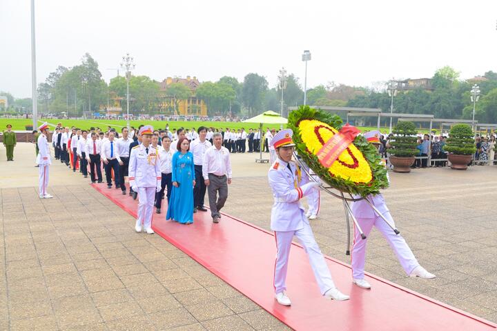 [Chùm ảnh] Chuỗi hoạt động ý nghĩa trước thềm Lễ phát động Tháng Công nhân, Tháng hành động về ATVSLĐ năm 2025