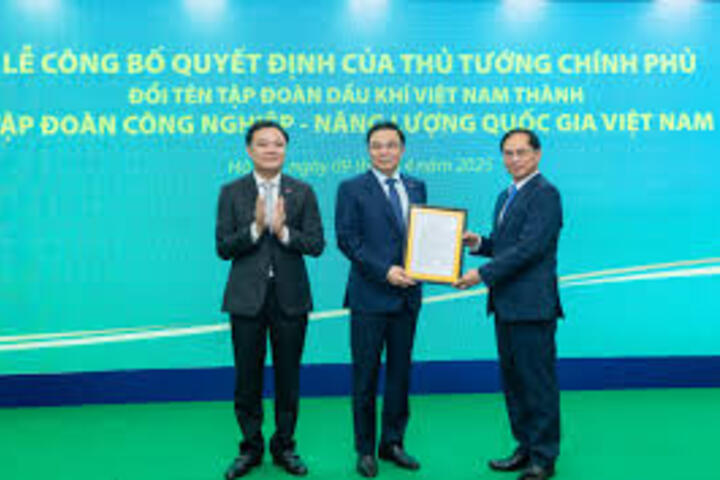 Petrovietnam tiên phong chuyển dịch năng lượng xanh