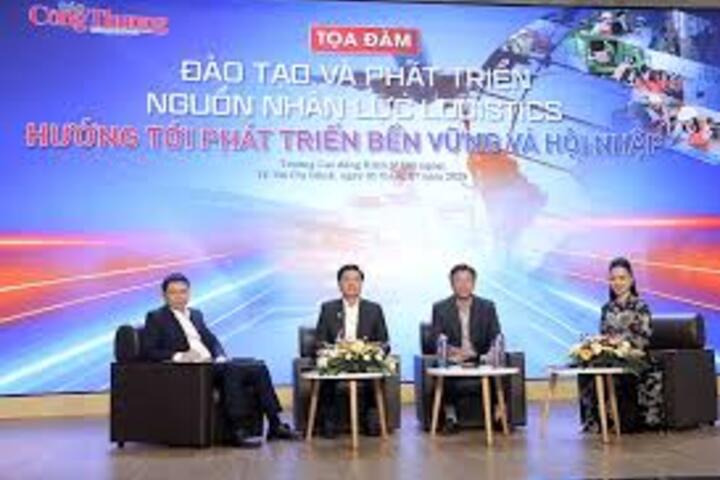 Nhân lực ngành logistics: Lỗ hổng chất lượng và bài toán “nút thắt cổ chai”