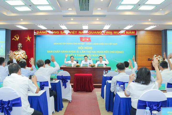 Vượt “gió ngược”, Petrovietnam khẳng định vị thế từ tái cấu trúc