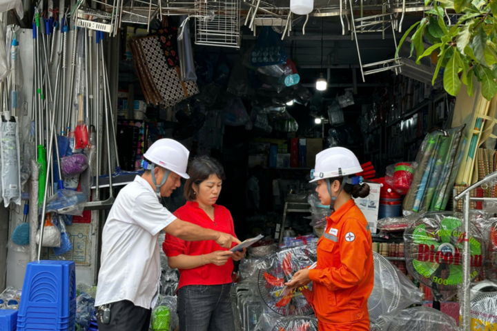 PC Quảng Ninh đẩy mạnh truyền thông an toàn hành lang lưới điện