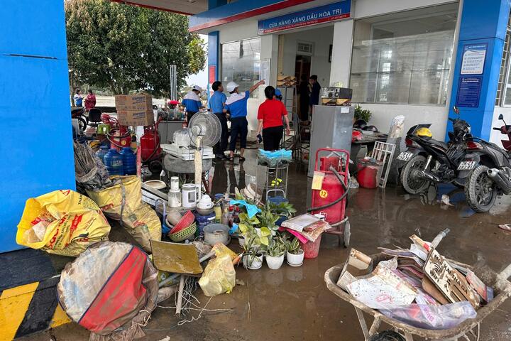 Petrovietnam lan tỏa tinh thần “Nghĩa tình - Trách nhiệm - Sẻ chia” cùng bà con vùng lũ