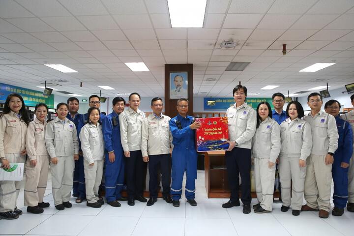 Công đoàn Petrovietnam thăm hỏi, chúc Tết người lao động BSR