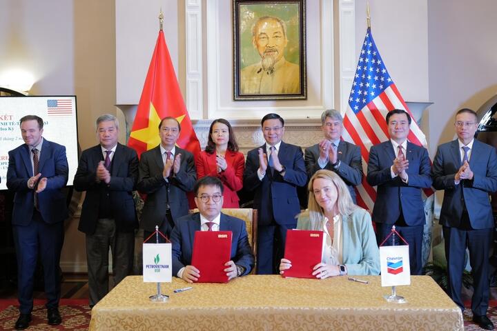 Việt Nam và Mỹ ký kết các văn kiện hợp tác về năng lượng