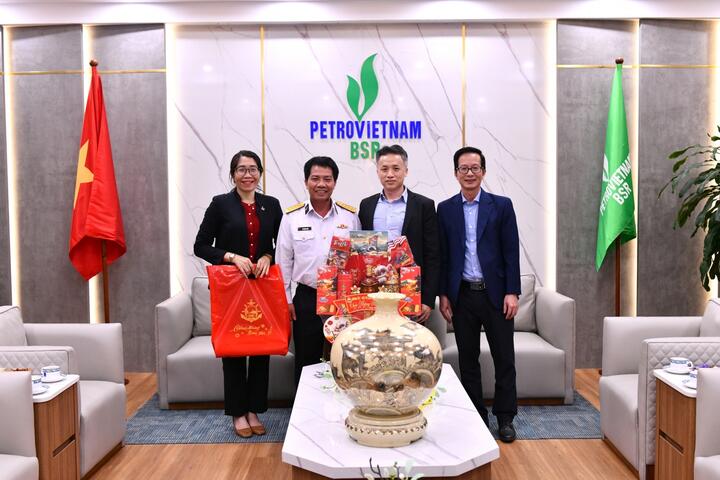 Lãnh đạo tỉnh Quảng Ngãi thăm, chúc Tết CBCNV BSR dịp Tết Nguyên đán Bính Ngọ