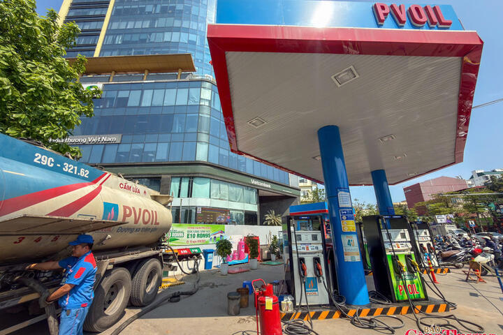 Tiếp tục chi Quỹ bình ổn, giá xăng dầu giảm mạnh