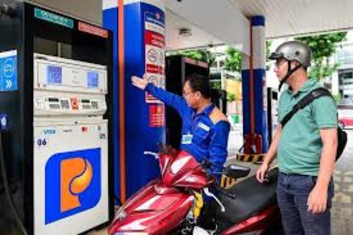 Giá xăng dầu hôm nay 16/3/2026: Tiếp đà tăng mạnh