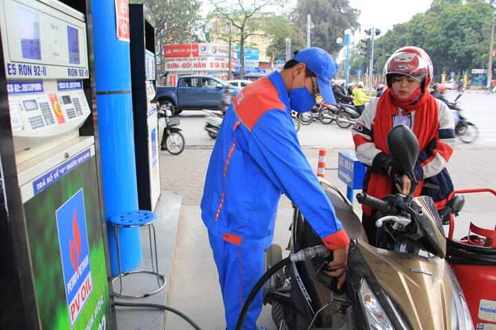 Tiếp tục chi Quỹ bình ổn, giá xăng dầu ổn định trong kỳ điều hành 13/3