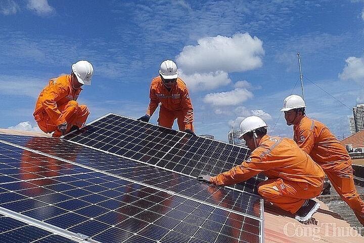 EVNHCMC đẩy mạnh nhiều giải pháp thúc đẩy điện mặt trời mái nhà