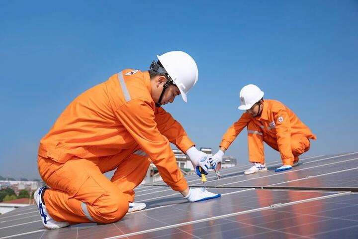 Bằng cách nào để mỗi năm có 10% hộ gia đình lắp đặt điện mặt trời mái nhà?