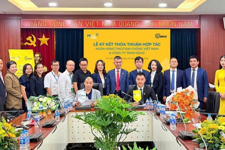 PVcomBank ký kết hợp tác với Công ty TNHH Eduz, mở rộng kết nối tài chính trong hệ sinh thái giáo dục số