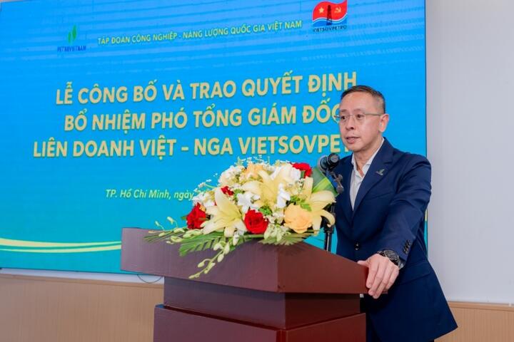 Công bố và trao quyết định tân Phó Tổng Giám đốc Vietsovpetro