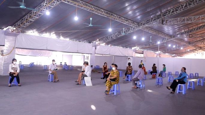 Bệnh viện K vắng vẻ trong ngày khám trở lại sau hơn 1 tháng phong toả vì Covid-19 - Ảnh 11. Bệnh viện K vắng vẻ trong ngày khám trở lại sau hơn 1 tháng phong toả vì Covid-19 - Ảnh 11.