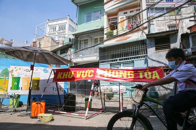 TP HCM: Phong tỏa một số khu vực ở Bình Tân, Hóc Môn - Ảnh 1. TP HCM: Phong tỏa một số khu vực ở Bình Tân, Hóc Môn - Ảnh 1.