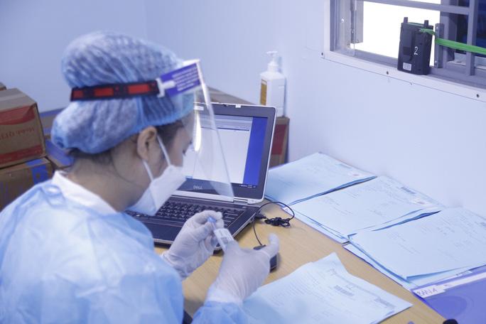 Bệnh viện K vắng vẻ trong ngày khám trở lại sau hơn 1 tháng phong toả vì Covid-19 - Ảnh 7. Bệnh viện K vắng vẻ trong ngày khám trở lại sau hơn 1 tháng phong toả vì Covid-19 - Ảnh 7.
