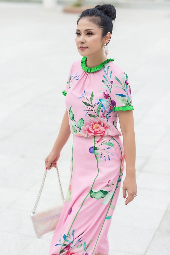 Diễm My 9X, Ngô Thanh Vân, Việt Trinh… tung loạt ảnh thời trang sang trọng - Ảnh 18. Diễm My 9X, Ngô Thanh Vân, Việt Trinh… tung loạt ảnh thời trang sang trọng - Ảnh 18.