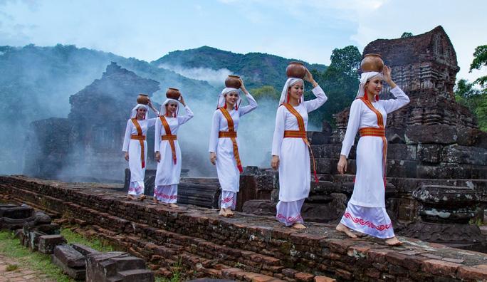 Xây dựng Quảng Nam thành trung tâm du lịch của cả nước - Ảnh 1. Xây dựng Quảng Nam thành trung tâm du lịch của cả nước - Ảnh 1.