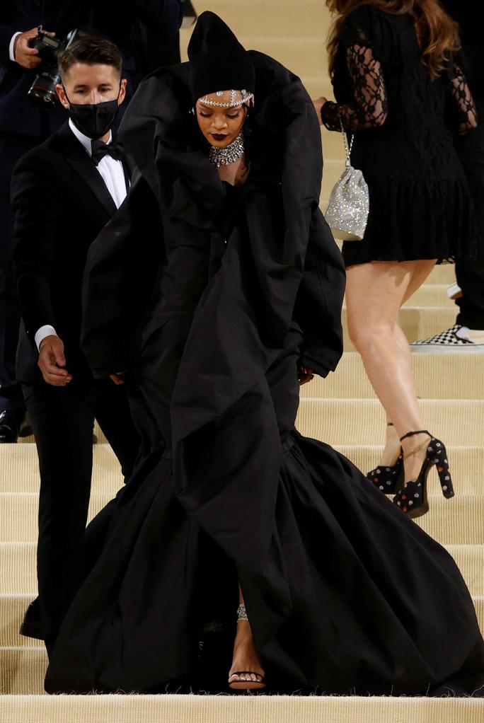 Megan Fox, Jennifer Lopez đọ độ gợi cảm tại Met Gala 2021 - Ảnh 17. Megan Fox, Jennifer Lopez đọ độ gợi cảm tại Met Gala 2021 - Ảnh 17.