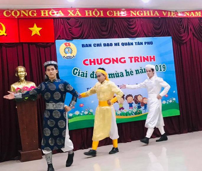 Đã có 10 nghệ sĩ biểu diễn, nhạc sĩ, chuyên viên phục trang qua đời vì Covid -19 - Ảnh 2. Đã có 10 nghệ sĩ biểu diễn, nhạc sĩ, chuyên viên phục trang qua đời vì Covid -19 - Ảnh 2.