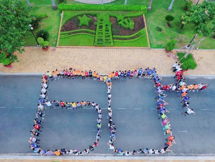 TP Hồ Chí Minh tiếp tục nới giãn cách, mở dần các dịch vụ