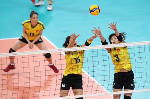 Bóng chuyền hối hả với đấu trường châu lục - Ảnh 1. Bóng chuyền hối hả với đấu trường châu lục - Ảnh 1.