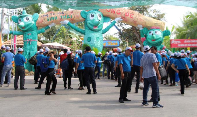 Cần Thơ, Vĩnh Long: Khách du lịch tăng trong những ngày Tết - Ảnh 1.