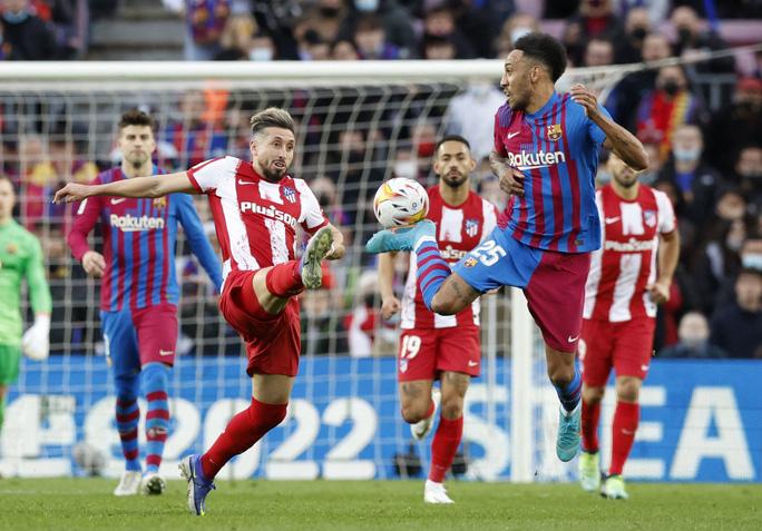 Tân binh lập công, Barcelona xuất sắc hạ gục Atletico Madrid ở đại chiến - Ảnh 9.