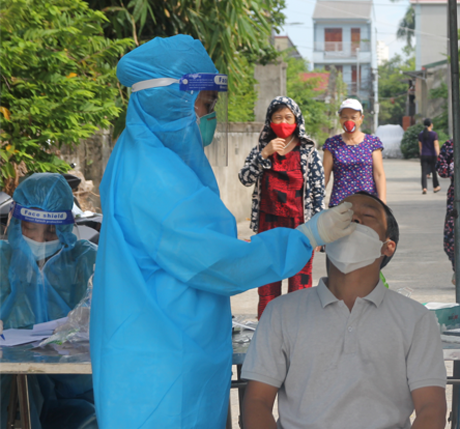 Test nhanh phát hiện 2.153 ca mắc Covid-19 mới - Ảnh 1.