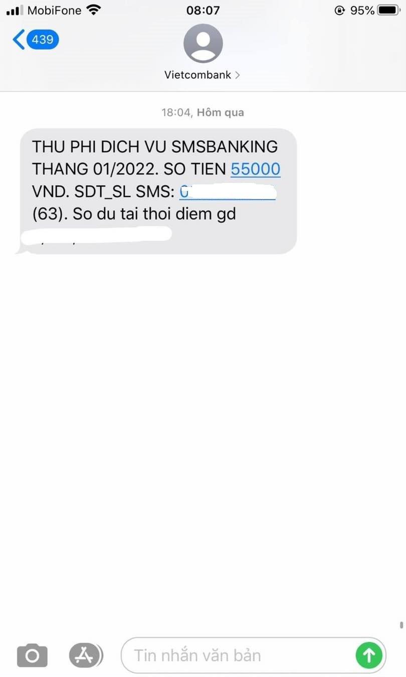 Ngan hang tang phi tin nhan SMS, khach ru nhau huy dich vu anh 1