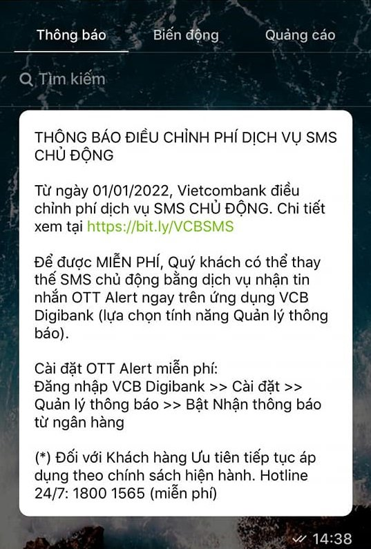 Ngan hang tang phi tin nhan SMS, khach ru nhau huy dich vu anh 2