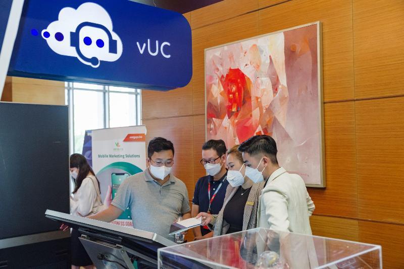 Ngân hàng gấp rút “chạy đua” chuyển đổi số sau dịch
