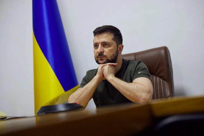 Tổng thống Ukraine sa thải 2 tướng, thừa nhận Donbas vô cùng khó khăn - Ảnh 2.