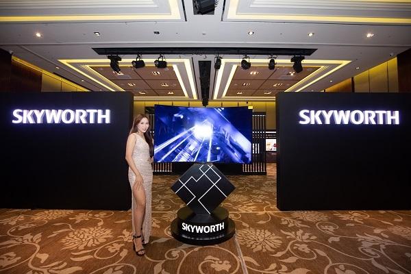 Công nghệ gì khiến TV Skyworth đắt ngang ôtô?