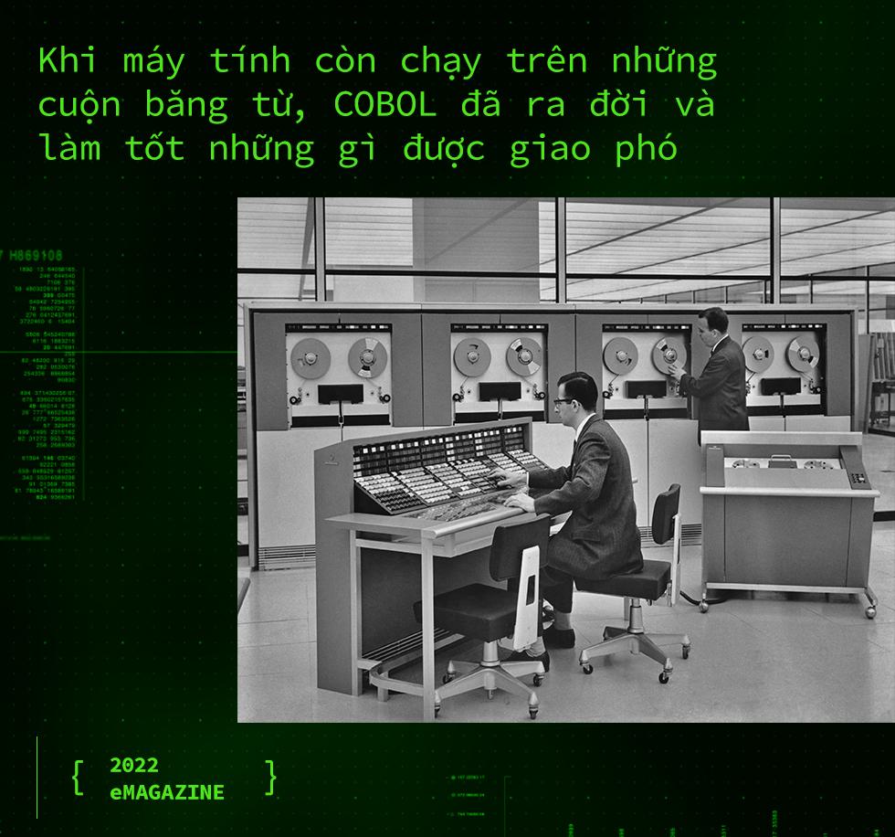 Ra đời hơn 50 năm nay, các dòng code già cỗi này vẫn đang gánh vác tiền của bạn mỗi ngày - Ảnh 3.