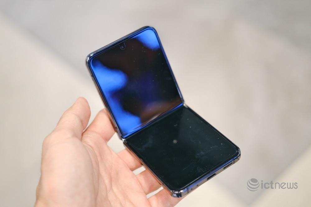 Hình ảnh và video chi tiết Samsung Z Fold 4 và Z Flip 4 tại Việt Nam