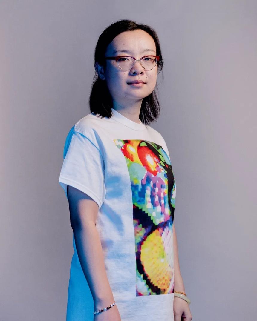 Chiec ao qua mat AI anh 1