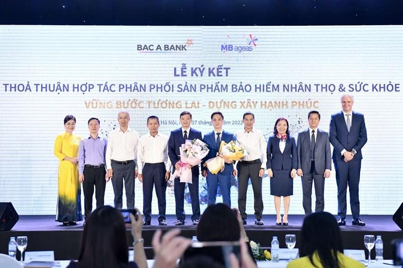 Lãnh đạo của MB Ageas Life và BAC A BANK  