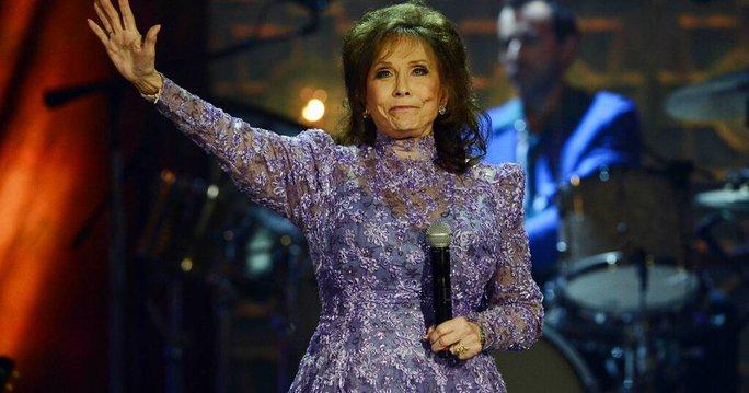 Ngôi sao nhạc đồng quê Loretta Lynn qua đời - Ảnh 3.