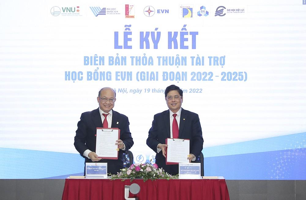 EVN sẽ tài trợ hơn 1.000 suất học bổng cho sinh viên đại học trong nước